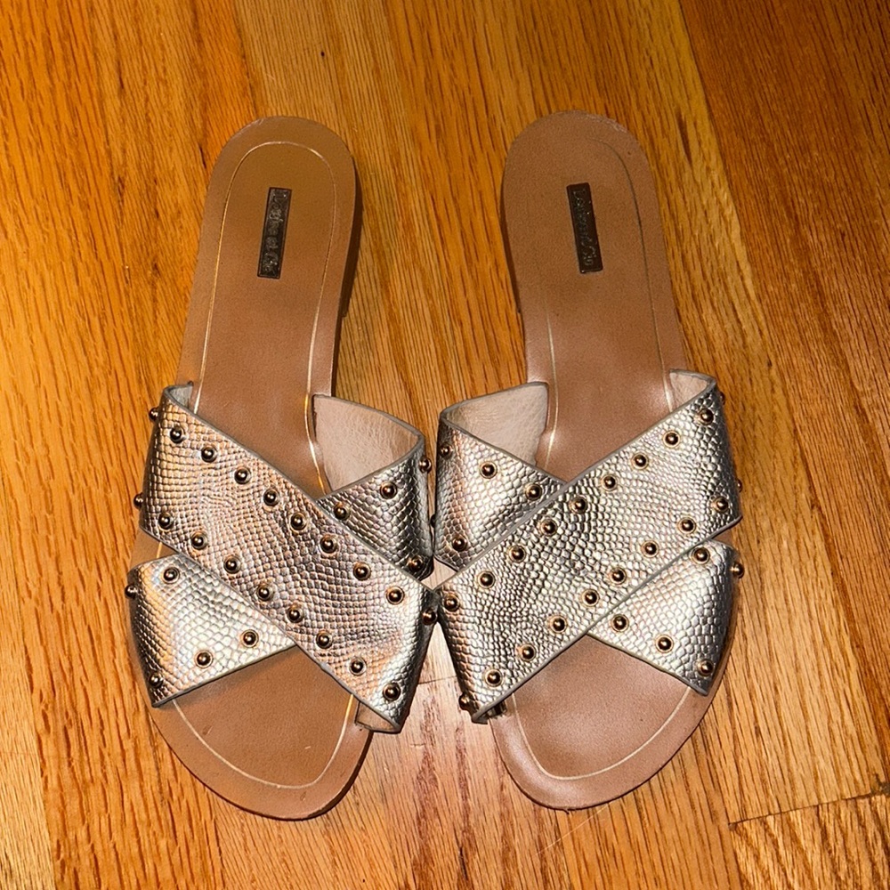 Louise eat Cie Studded Gold slides
